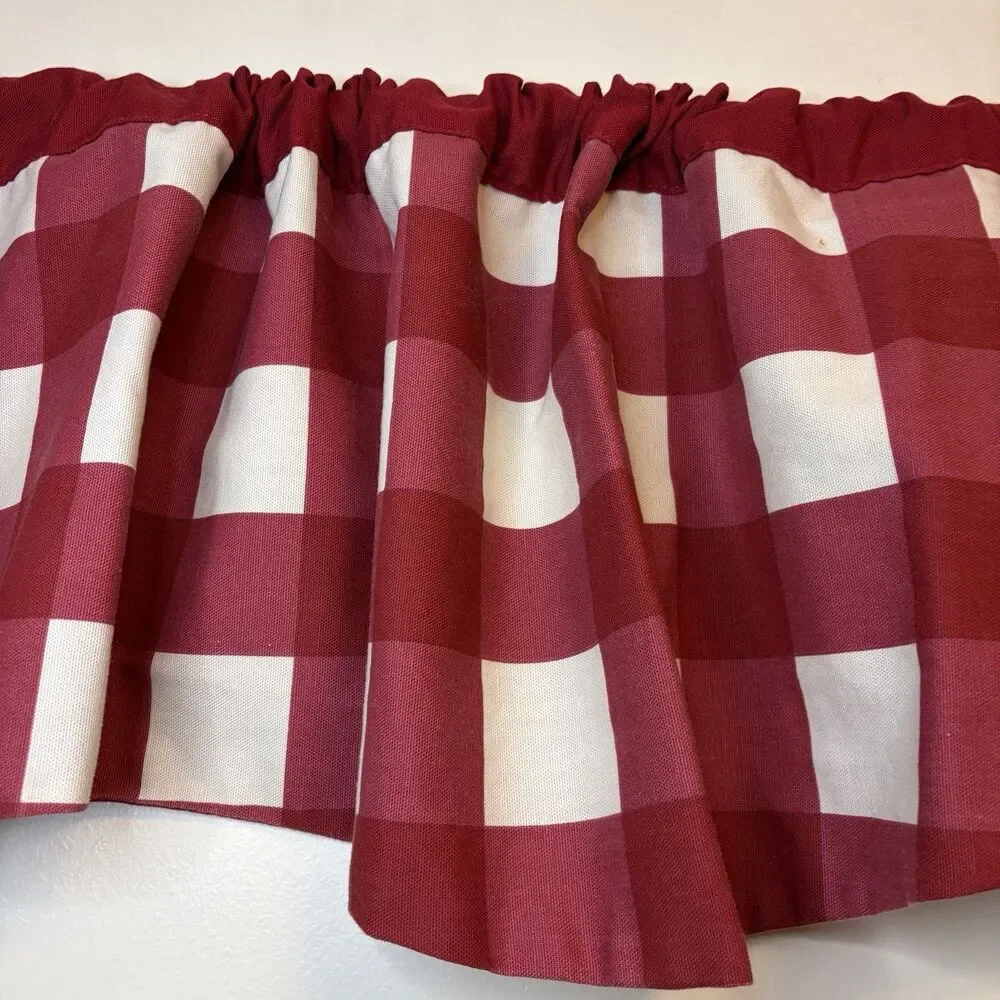 Vintage Buffalo Check Window Valance 58” W X 13” Scalloped Red & White
